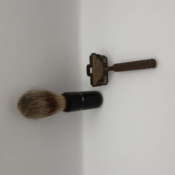 Vintage Gem Micromatic Safety Razor and Stafford Shaving Brush - Picture 3 of 8